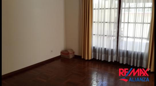 Casa en VentaCalle Los Molles, esq. Jacarandá. Barrio Irlandés (Zona Muyurina). 4 dormitorios 3 baños 2 parqueos Foto 38