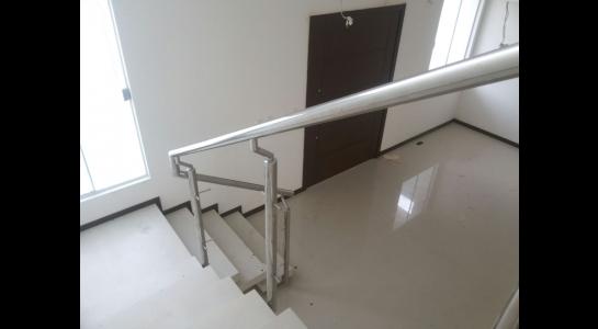 Casa en Entre 2do y 3er anillo Norte en Santa Cruz de la Sierra 3 dormitorios 5 baños 2 parqueos Foto 6