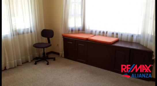 Casa en VentaCalle Los Molles, esq. Jacarandá. Barrio Irlandés (Zona Muyurina). 4 dormitorios 3 baños 2 parqueos Foto 33