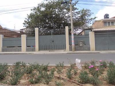 Casa en VentaVENDO CASA SOBRE 371 METROS CONSTRUIDO A MEDIA CUADRA DE LA AV. SIMON LOPEZ  Foto 1