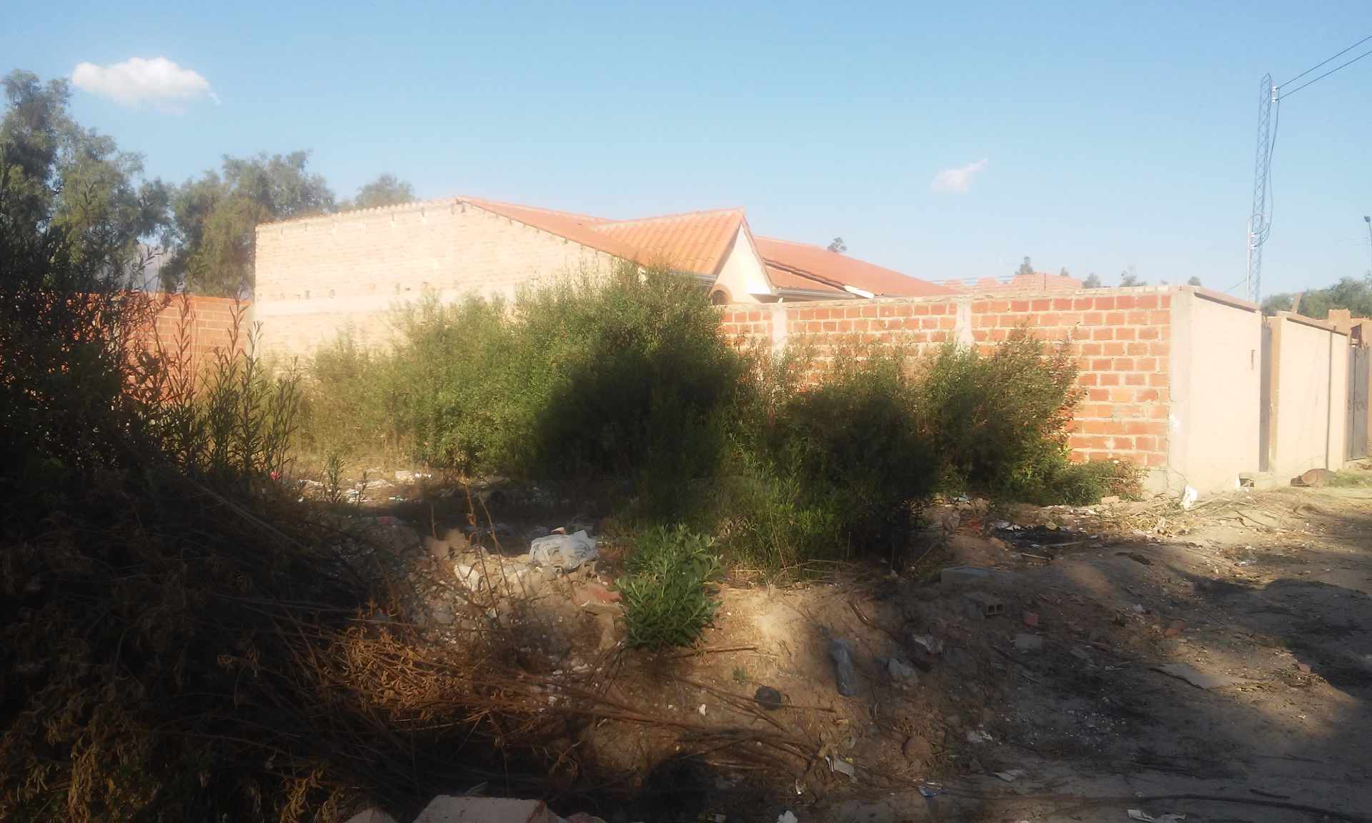 Terreno en VentaKm 9 Blanco Galindo a una cuadra de las Rieles, tras deposito de Coca Cola  Foto 3