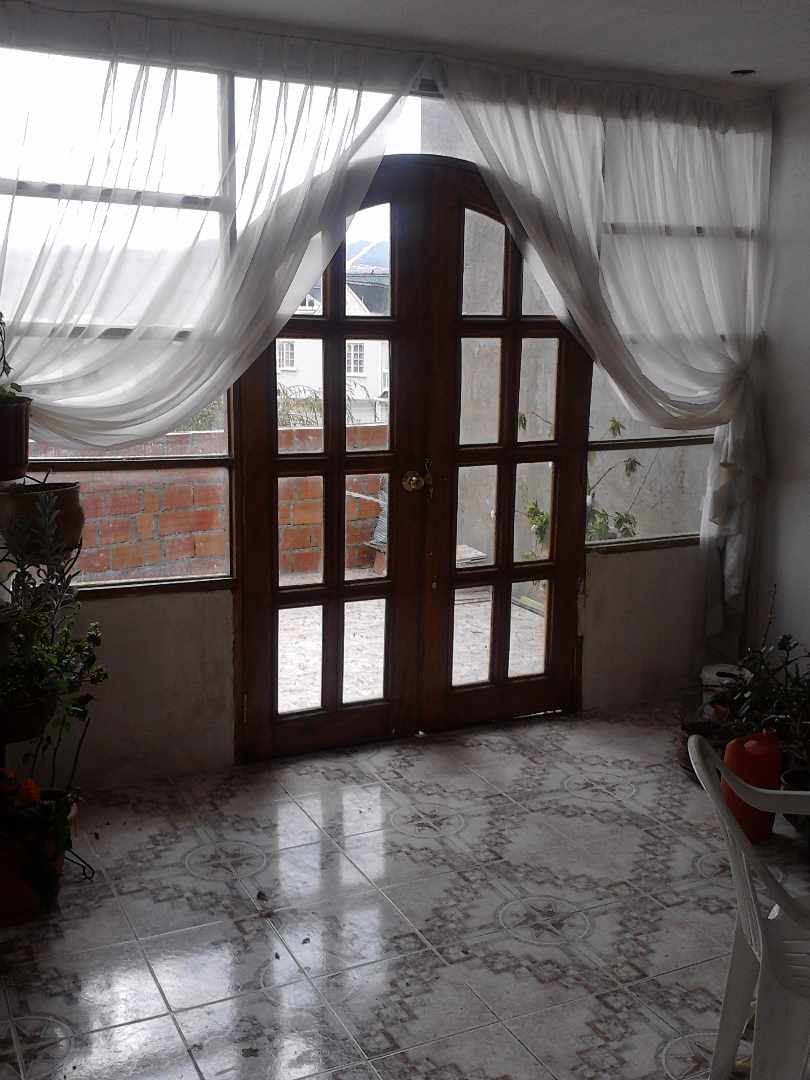 Casa en Auquisamaña en La Paz 4 dormitorios 3 baños 2 parqueos Foto 8
