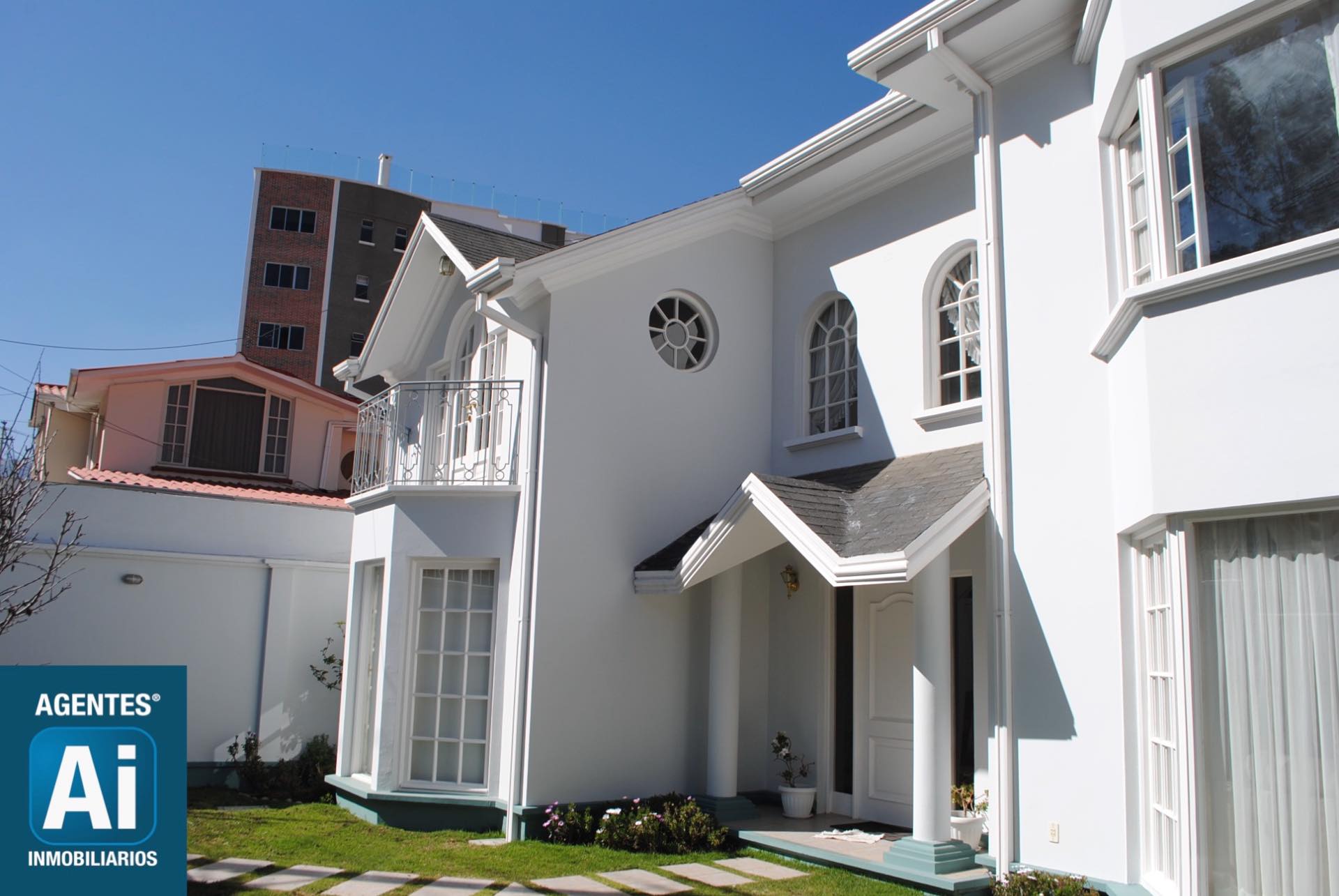 Casa en VentaCerca al Banco Union Foto 1