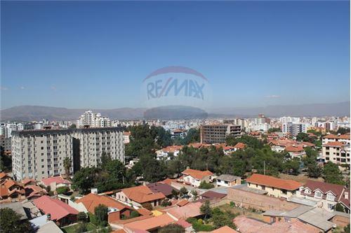 Departamento en Queru Queru en Cochabamba 3 dormitorios 2 baños 1 parqueos Foto 14