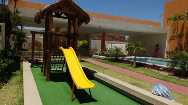 Casa en VentaHERMOSA CASA DE DOS PLANTAS EN CONDOMINIO!! 3 dormitorios 3 baños 2 parqueos Foto 3