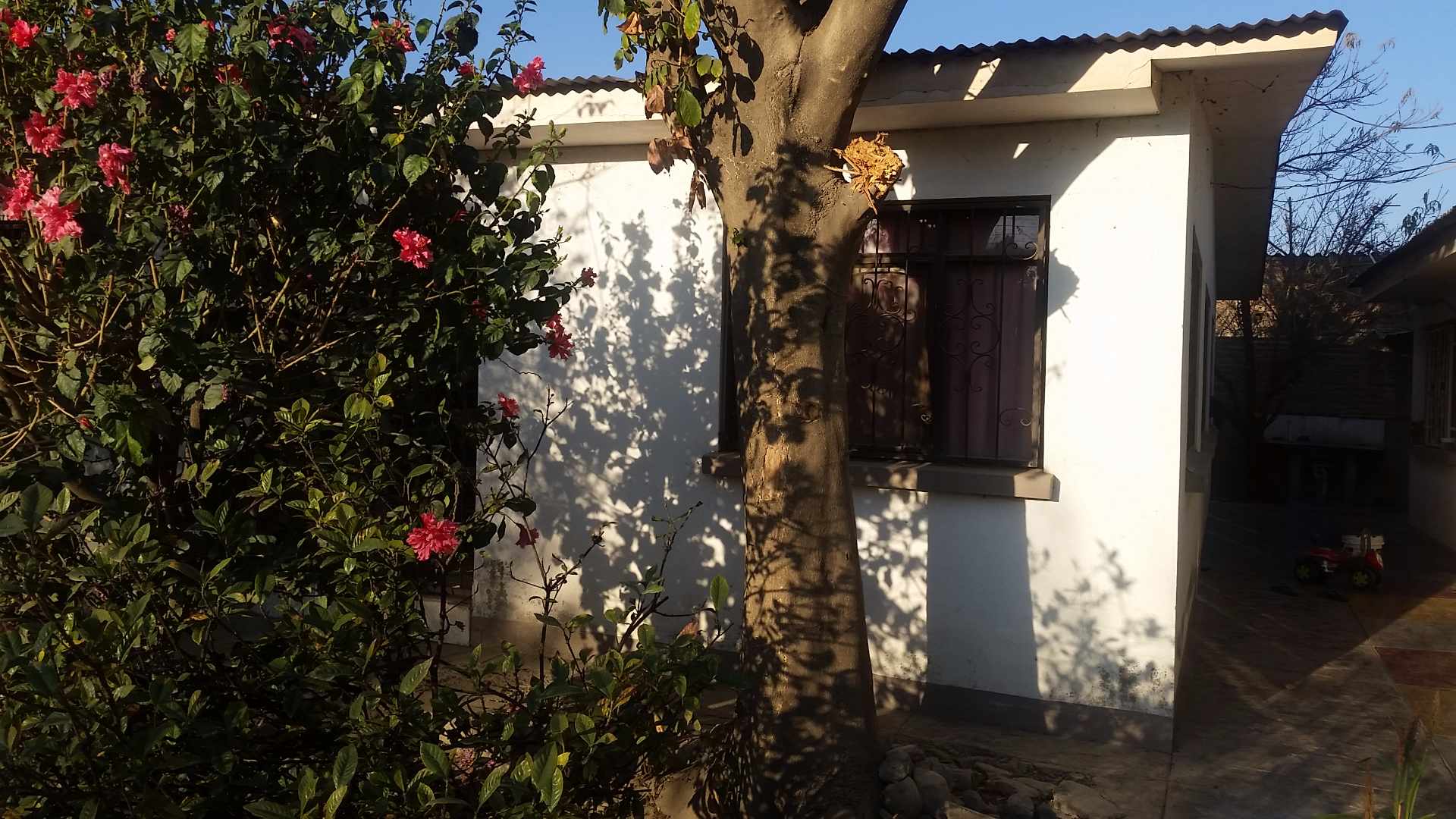 Casa en Quillacollo en Cochabamba 4 dormitorios 3 baños 6 parqueos Foto 5