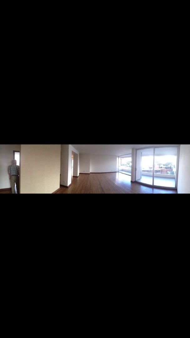 Departamento en VentaCALLE JUAN CRISOSTOMO CARRILLO ENTRE PACCIERI Y PEDRO BORDA (ENTRE TORRES SOFER Y PLAZUELA CONSTITUCIÓN) 3 dormitorios 4 baños 2 parqueos Foto 8