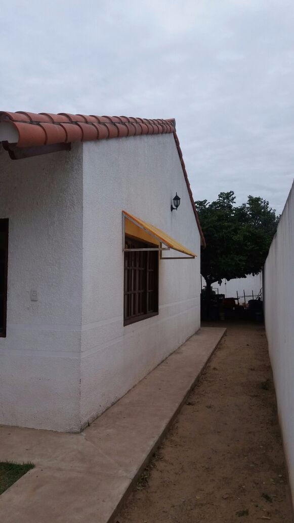 Casa en VentaB. Roca y Coronado, Z. La Colorada, entre 6to y 7mo anillo 3 dormitorios 2 baños 2 parqueos Foto 9