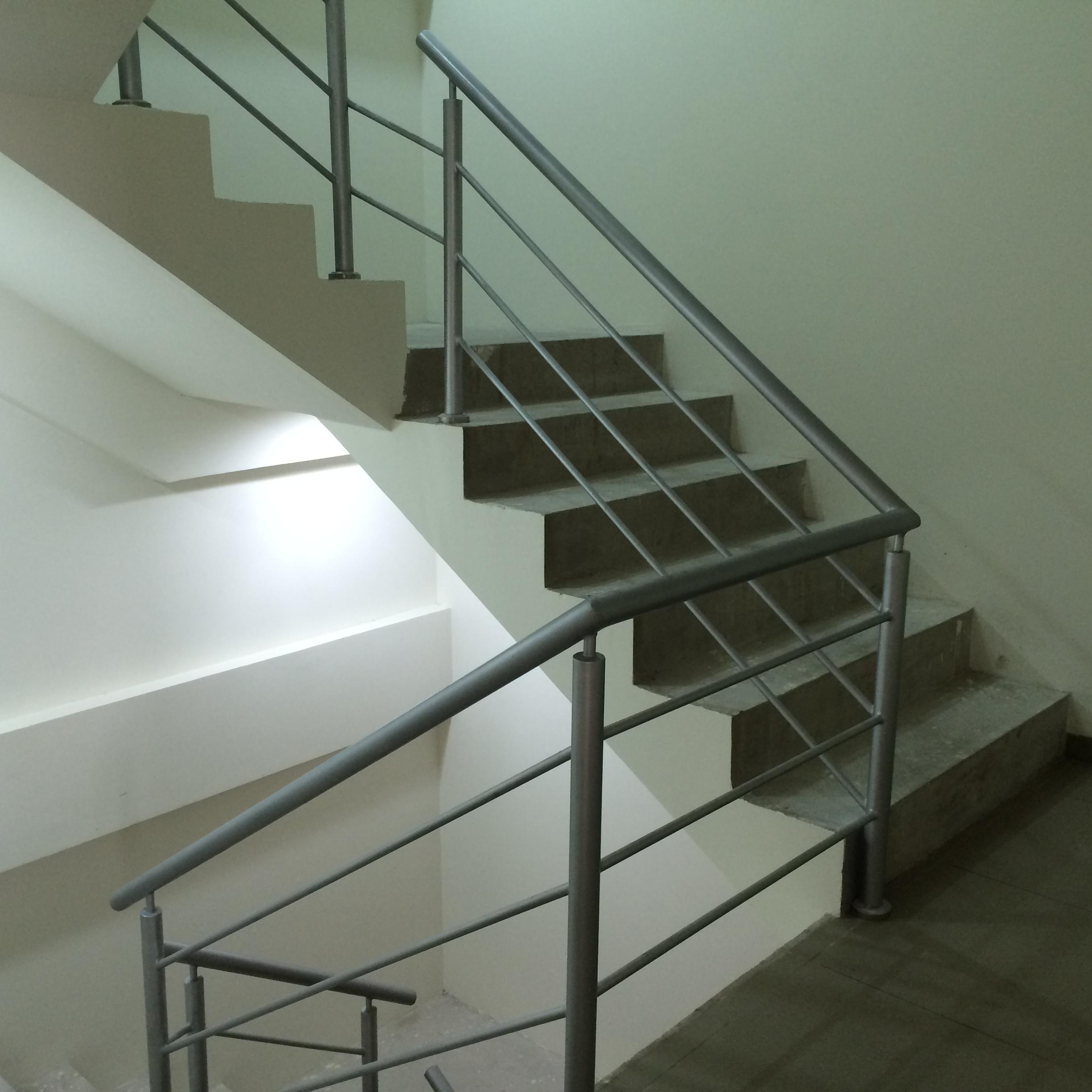 Oficina EDIFICIO TOP CENTER
AV. BENI entre 1º y 2º anillo Foto 10