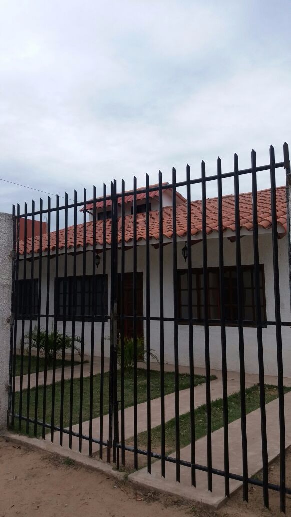 Casa en VentaB. Roca y Coronado, Z. La Colorada, entre 6to y 7mo anillo 3 dormitorios 2 baños 2 parqueos Foto 5