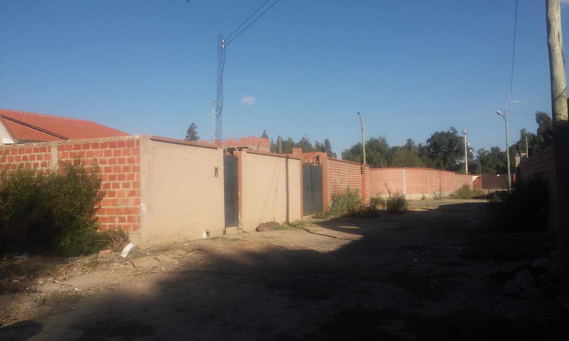 Terreno en VentaKm 9 Blanco Galindo a una cuadra de las Rieles, tras deposito de Coca Cola  Foto 2