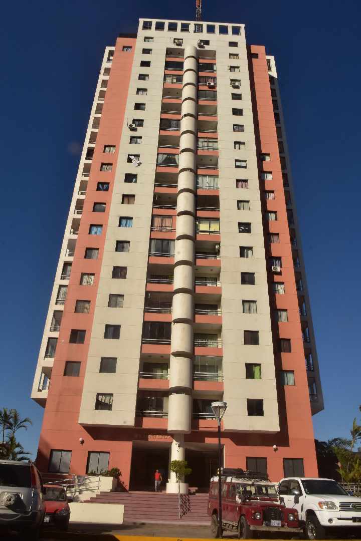 Departamento Segundo Anillo y avenida Paragua calle Riquio  Foto 2