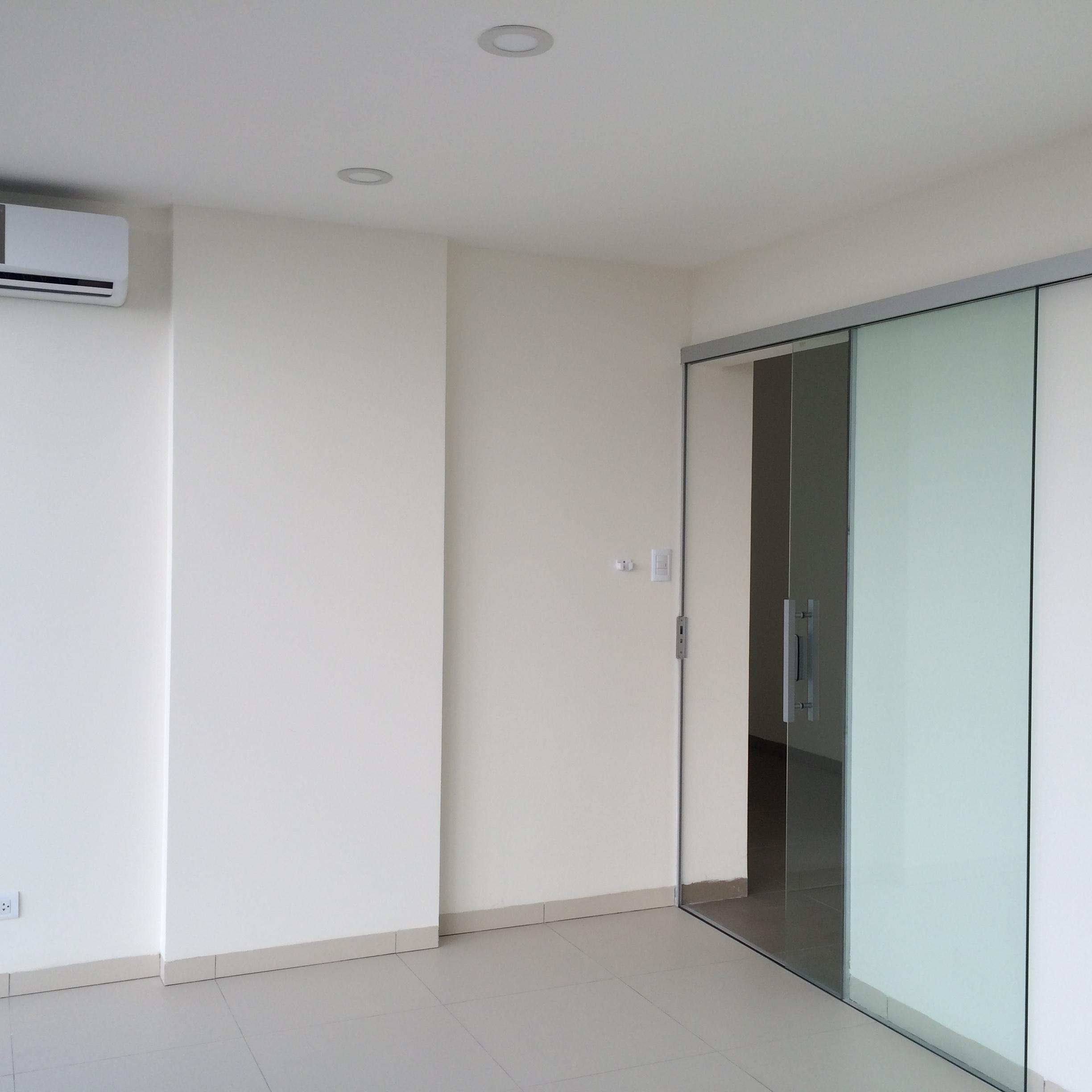 Oficina EDIFICIO TOP CENTER
AV. BENI entre 1º y 2º anillo Foto 13