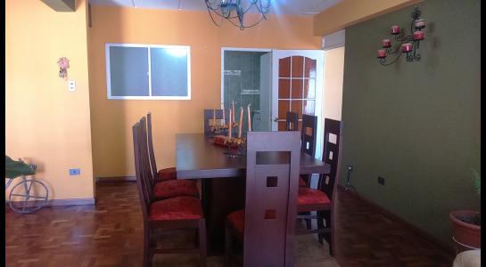 Departamento en VentaCalle Sararia Nº 480 Condominio Simon Bolivar zona IV Centenario Alto Obrajes Foto 1