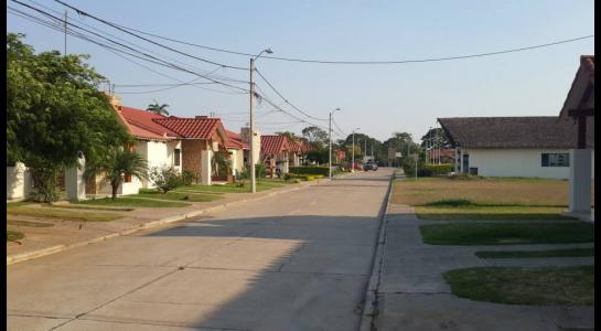 Casa en VentaCondominio Marsella Km 9 entrando por la Av.Banzer Foto 5