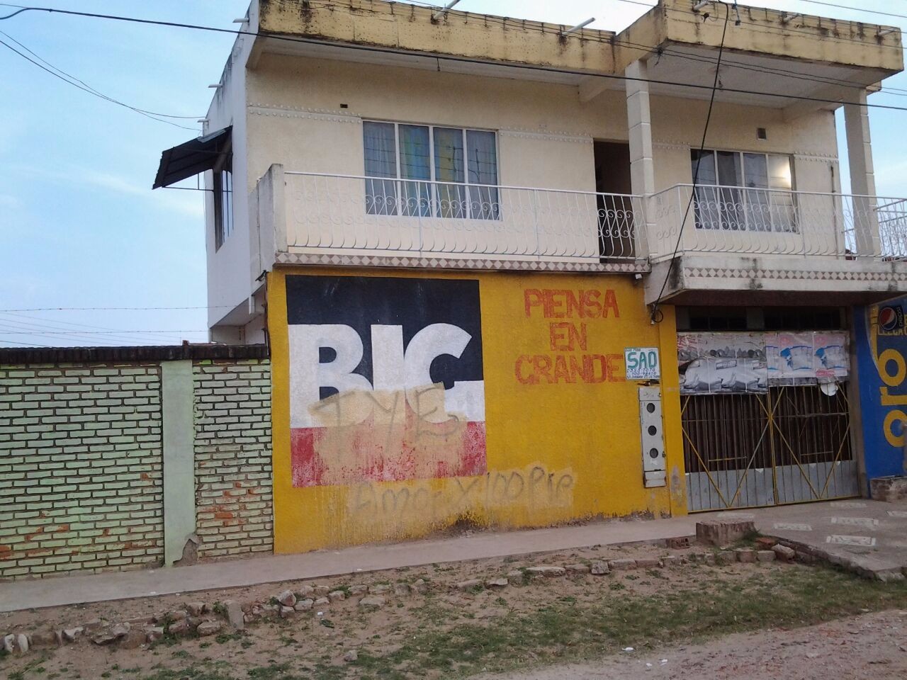 Casa en VentaB. Roca y Coronado, C. Los Tajibos Foto 1