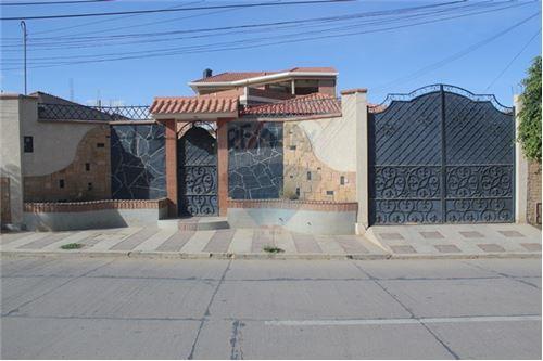 Casa en Alquiler Calle Porvenir entre Demetrio Perez e Ismael Cespe Foto 1