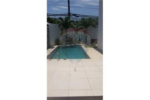 Casa en Entre 3er y 4to anillo Oeste en Santa Cruz de la Sierra  4 baños  Foto 8