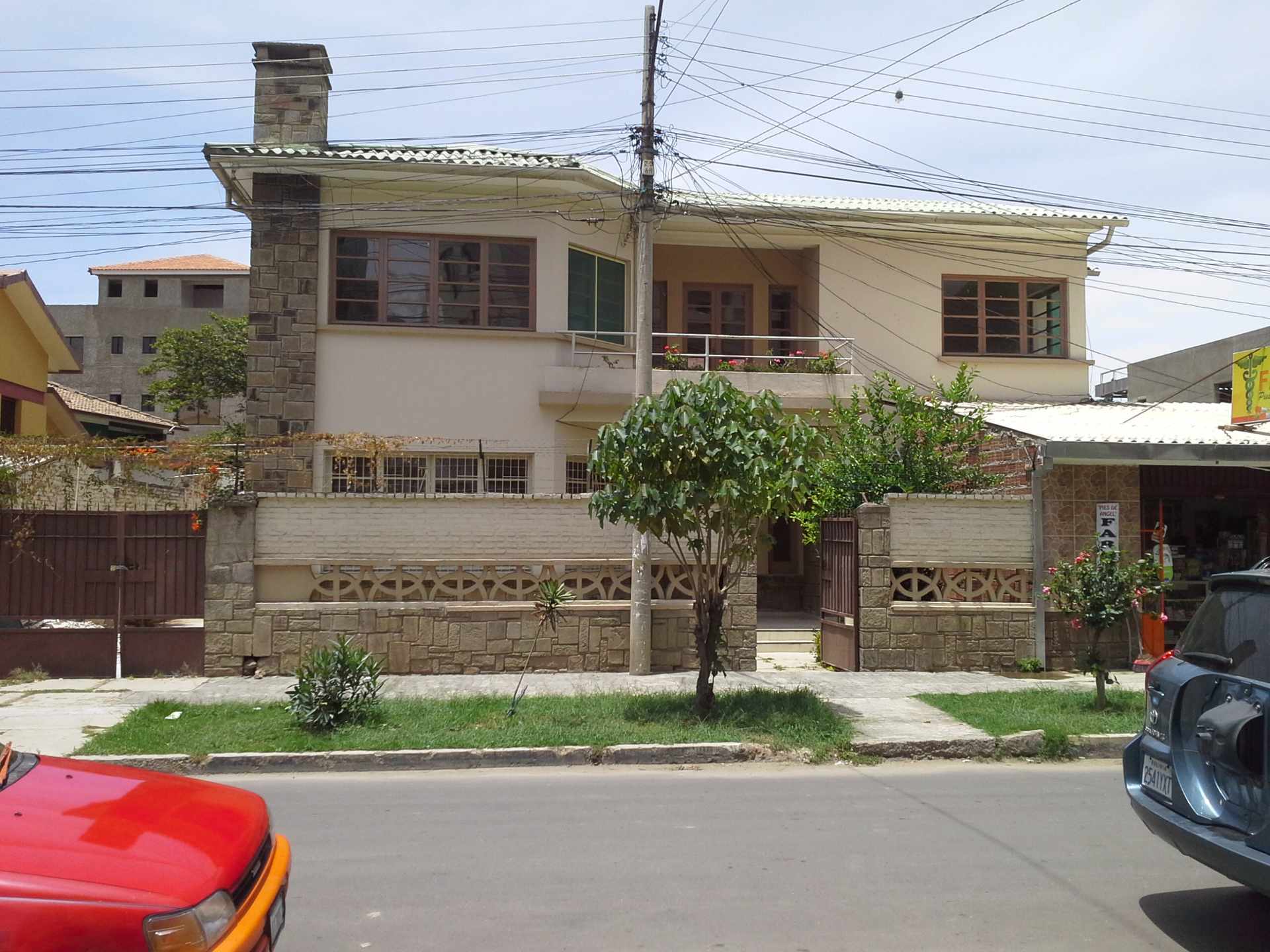 Casa en AlquilerCalle Crisostomo Carrillo casi Av. Ramon Rivero Foto 4