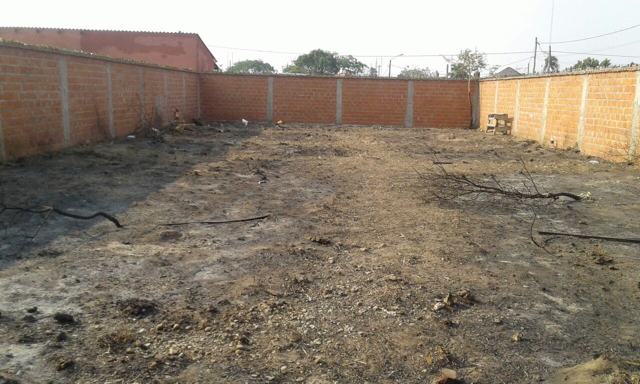 Terreno en VentaOFERTON!!!  REMATO HERMOSO TERRENO EN ESQUINA, COMPLETAMENTE 
BARDEADO CON PORTON, UBICADO EN VALLE SANCHEZ, BARRIO EL DIQUE.    Foto 9