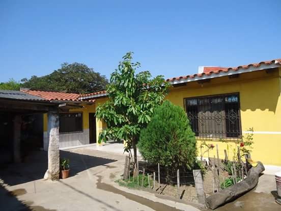 Casa en Entre 7mo y 8vo anillo Sur en Santa Cruz de la Sierra 3 dormitorios 1 baños 1 parqueos Foto 1