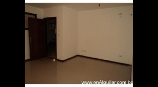 Departamento en AlquilerAv. Pirai entre 5to anillo. 2 dormitorios 2 baños 1 parqueos Foto 7