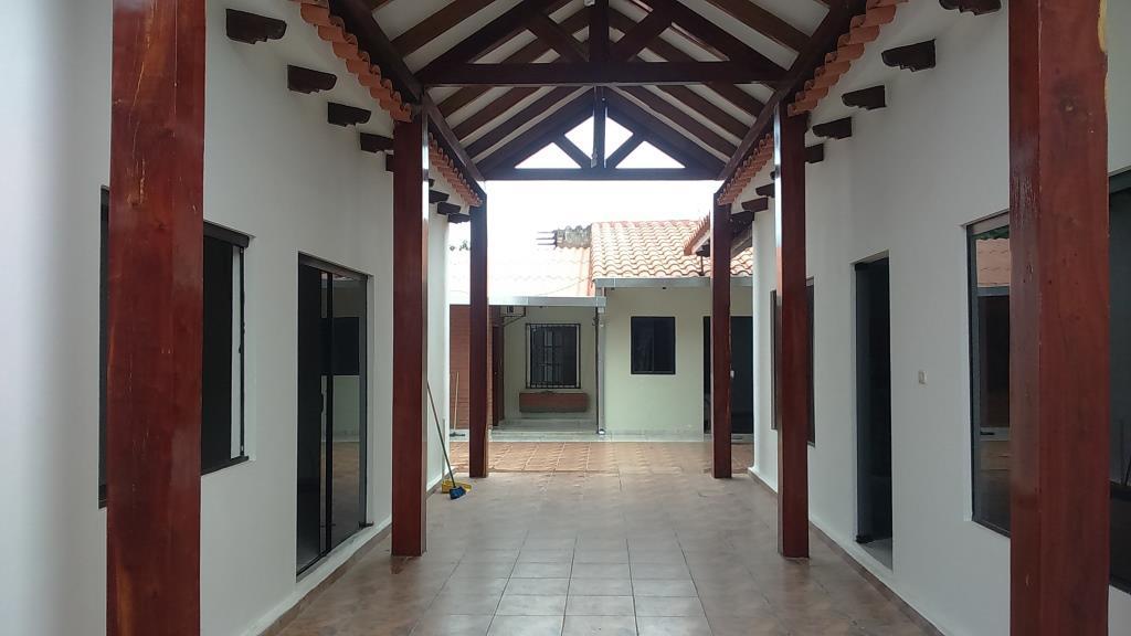 Casa en VentaSATELITE NORTE, entrando hasta colegio Gloria. Foto 7