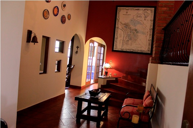Casa en VentaC. Juan de la Cruz Torres - Zona Muyurina 8 dormitorios 6 baños 7 parqueos Foto 3