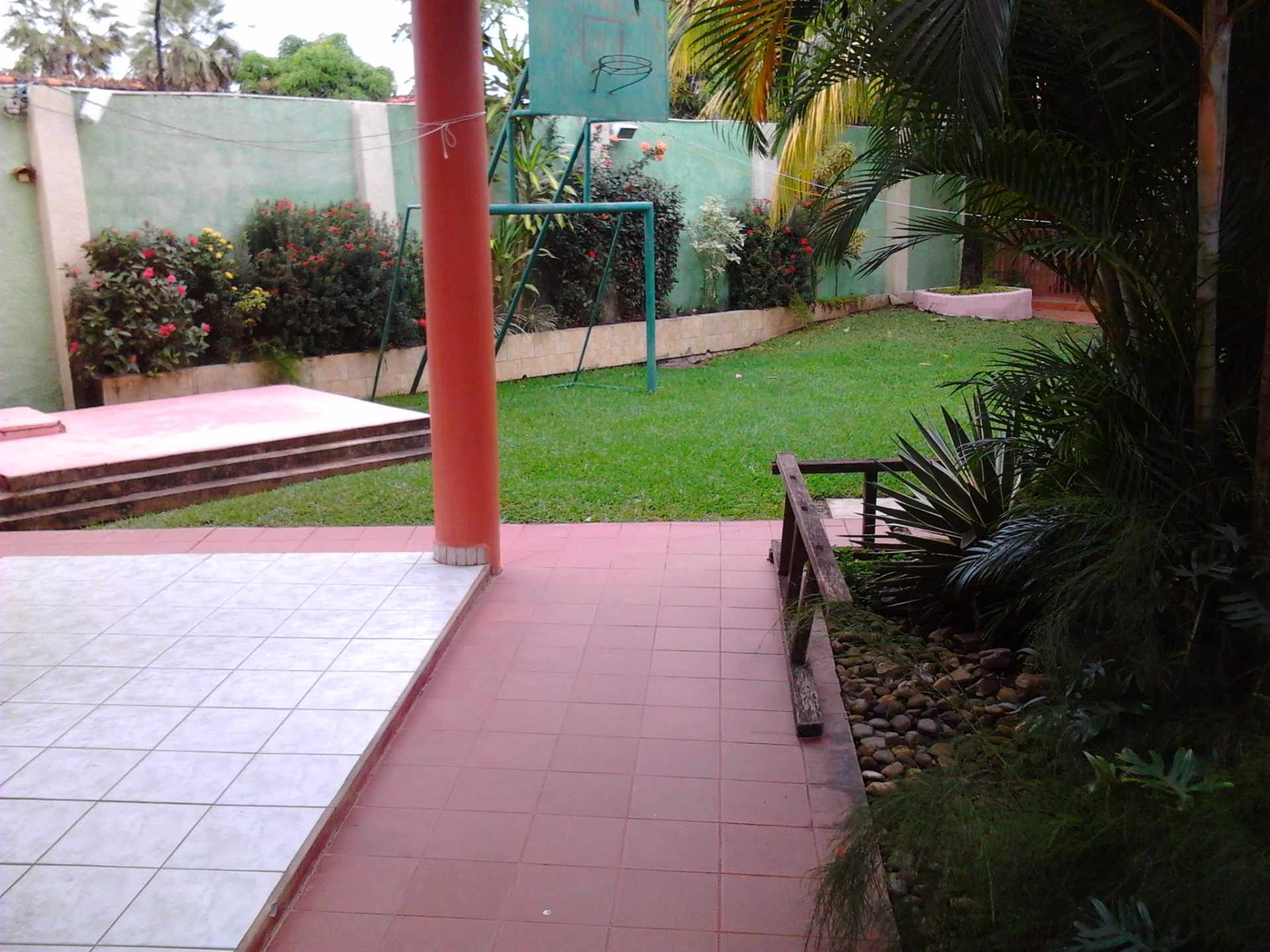 Casa en VentaCalle Rafael Arteaga No 104, a una cuadra de Av. Bolivar. 14 dormitorios 5 baños 1 parqueos Foto 7