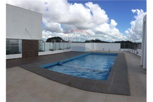 Departamento en Entre 3er y 4to anillo Oeste en Santa Cruz de la Sierra  2 baños 1 parqueos Foto 3