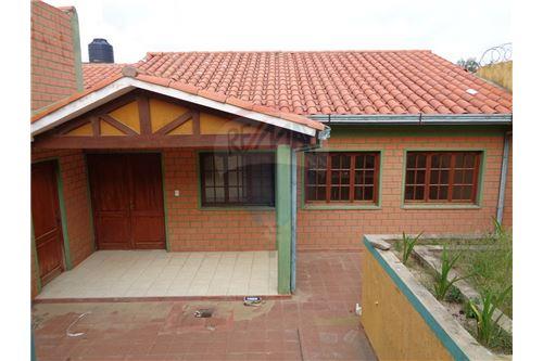 Casa en San Luis en Tarija 9 dormitorios 3 baños  Foto 29