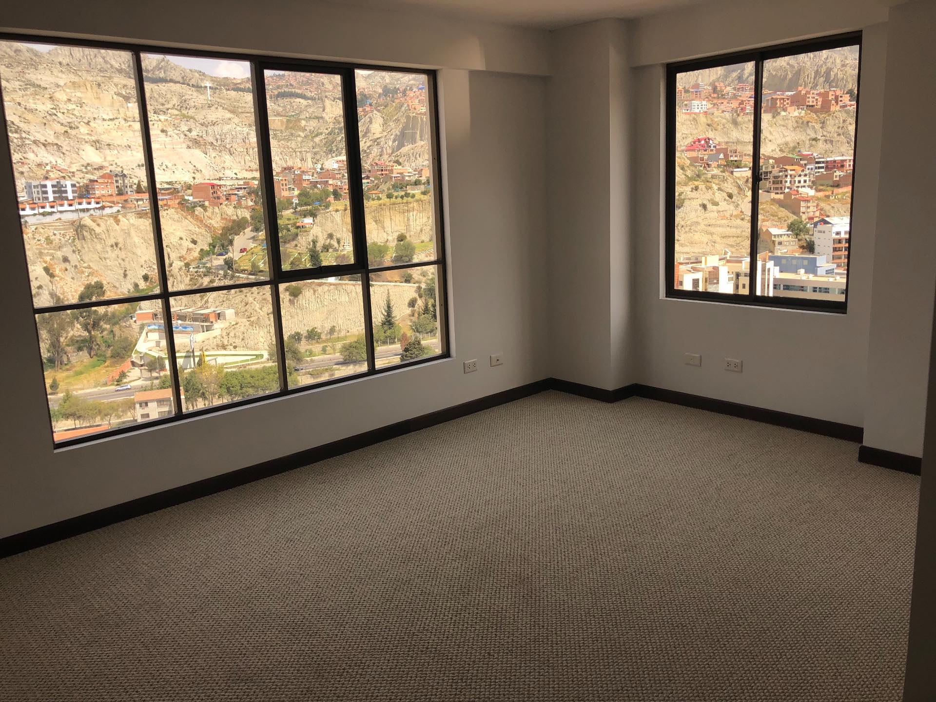 Departamento en Obrajes en La Paz 3 dormitorios 4 baños  Foto 5