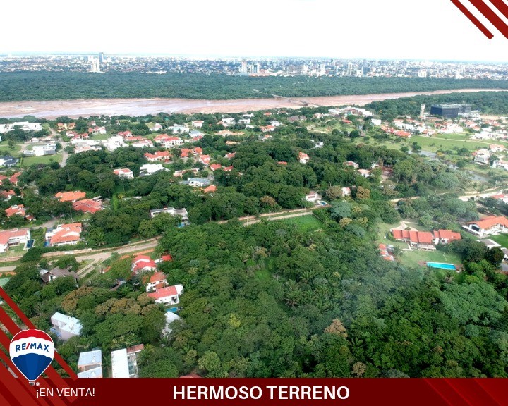 Terreno en VentaHermoso terreno en venta en el Urubo 
total M2 37.017,96
Precio m2 80 dolares     Foto 6