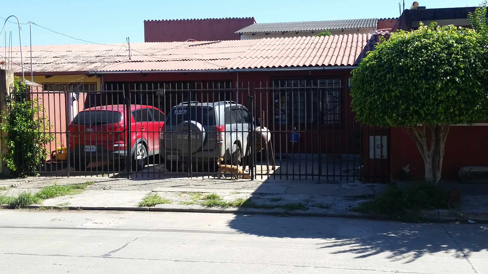 Casa Av. 3 pasos al frente, 4to anillo, barrio Convifacg, calle  2, # 4155. UV. 80, mza. 21, lote 36 Foto 1