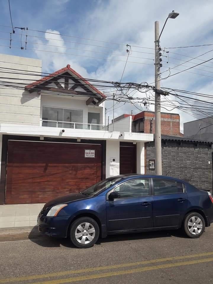 Casa en VentaZona Norte, entre 3er y 4to Anillo Paragua 3 dormitorios 4 baños 2 parqueos Foto 1