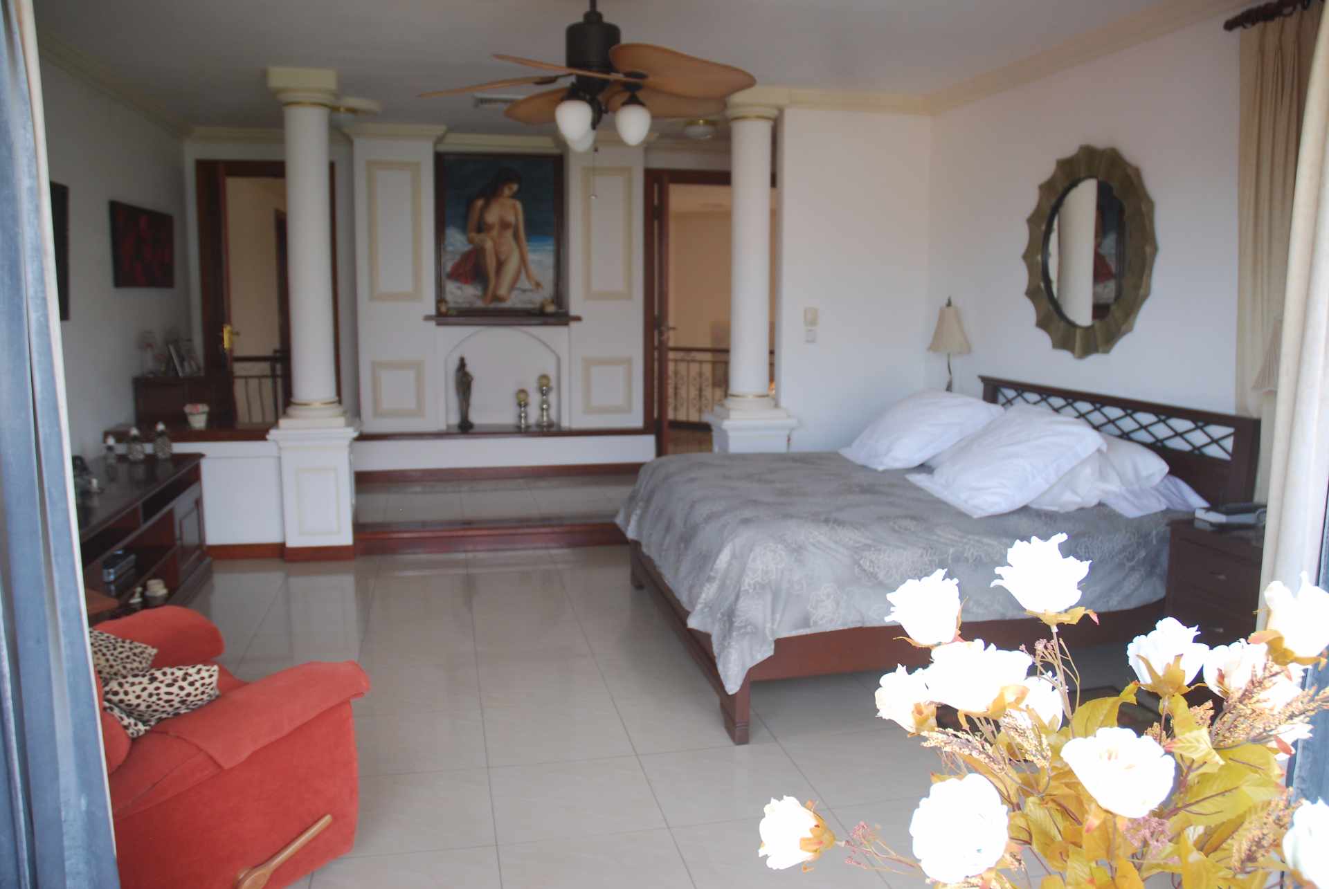 Casa en Venta Cerca km 8,5 Avenida Banzer, 8vo Anillo. 6 dormitorios 8 baños 7 parqueos Foto 22