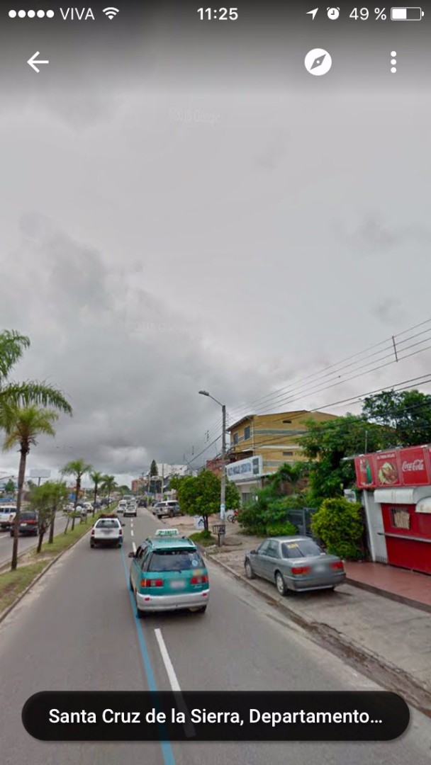 Casa en VentaAv Santa Cruz Diagonal al periódico El Deber Foto 2