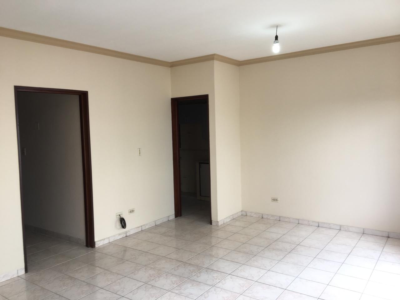 Departamento en VentaAMPLIO DEPARTAMENTO EN VENTA EN CONDOMINIO LOS CUSIS Foto 3