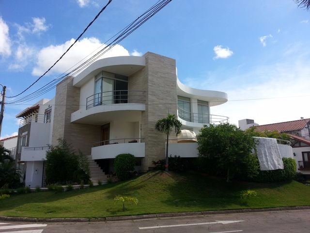 BARRIO NORTE 4TO ANILLO AV. BANZER  $us 650,000 [UC-209585]