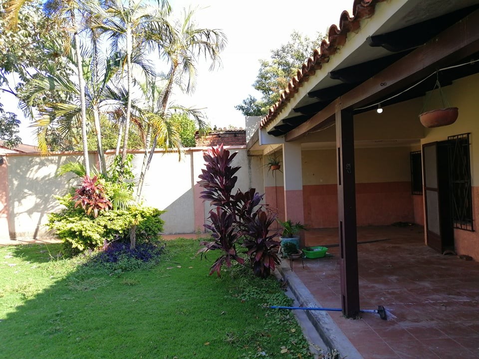 Casa en AlquilerZONA COMERCIAL - a pasos de la AV. BRASIL Foto 12