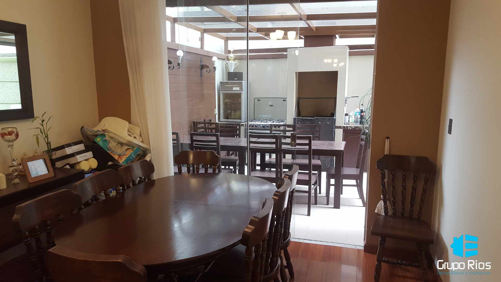 Departamento en VentaCalle irigoyen casi juan de la rosa 3 dormitorios 3 baños 2 parqueos Foto 1