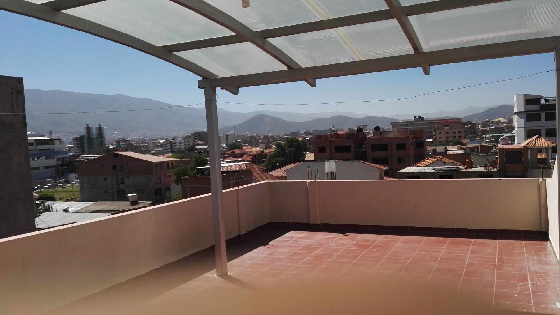 Casa en Hipódromo en Cochabamba  2 baños 6 parqueos Foto 13