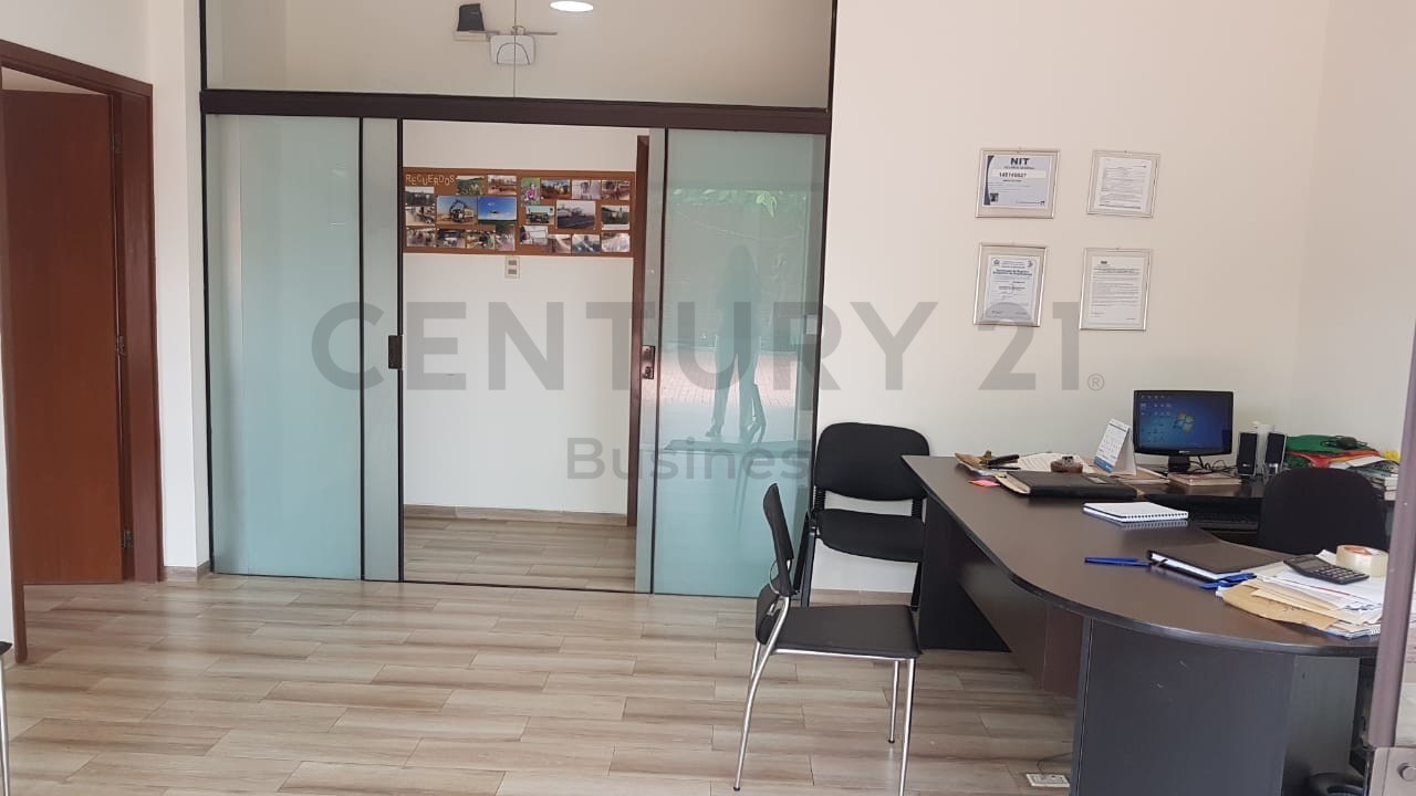 Oficina en AlquilerDirección: 6to anillo Av Pirai 
Zona: 
Municipio: Sur
Departamento: Santa Cruz
País: Bolivia Foto 1