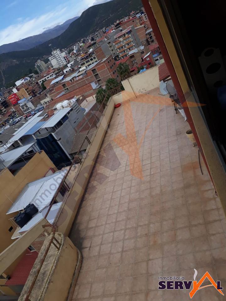 Departamento en Sudoeste en Cochabamba 4 dormitorios 6 baños  Foto 7