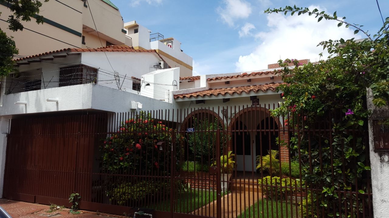 Casa Calle Oruro entre Saavedra y Flora Salas, detras de Tigo Foto 1