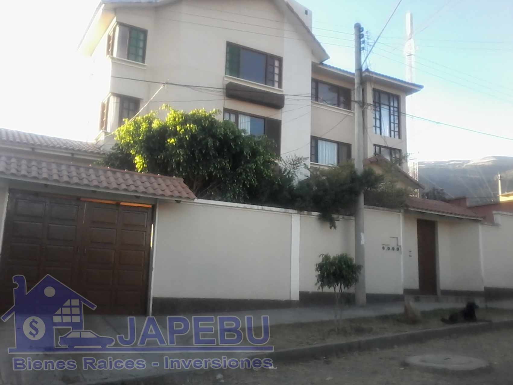 Casa en Temporal en Cochabamba 8 dormitorios 8 baños 3 parqueos Foto 1