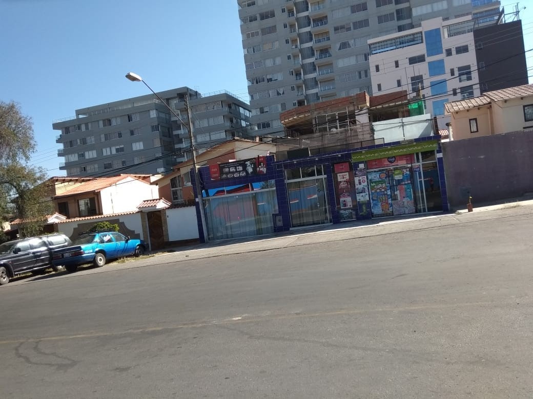 Casa en VentaAmerica este calle benjamín Guzman Foto 2