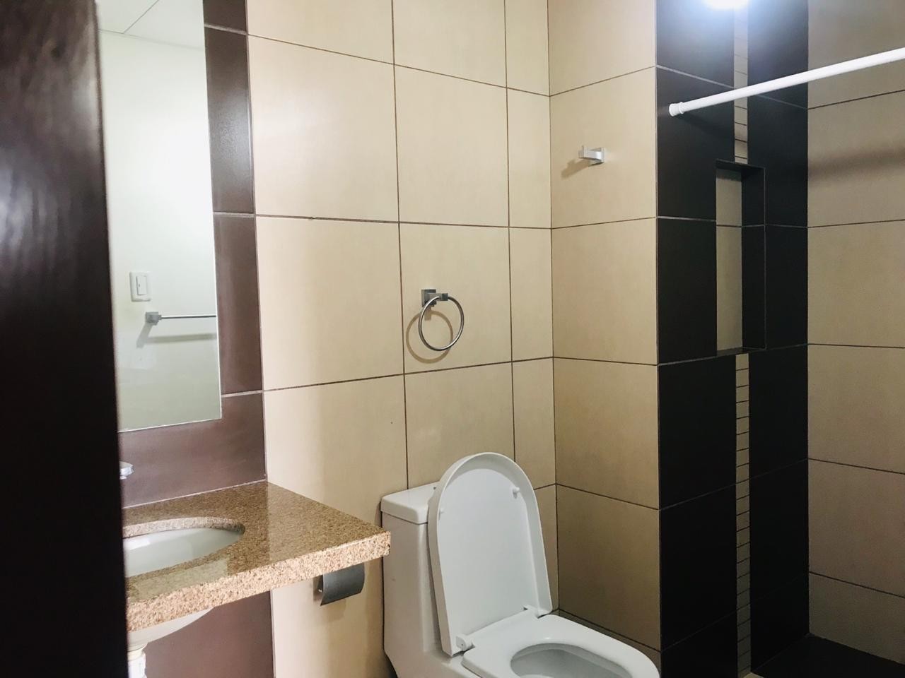 Departamento en AlquilerCONDOMINIO CURUPAU III Av. Roca y Coronado 2 dormitorios 2 baños 1 parqueos Foto 14