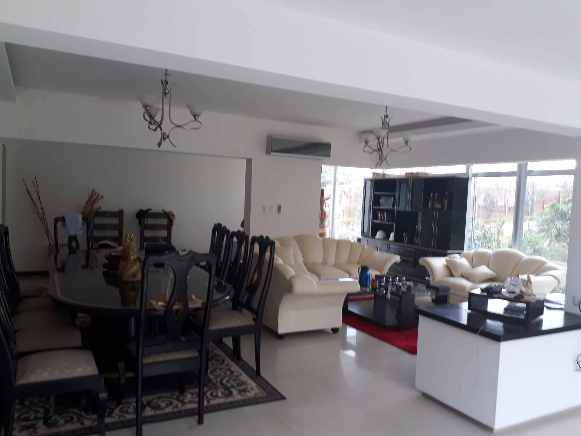 Casa en Urubó en Santa Cruz de la Sierra 5 dormitorios 5 baños 2 parqueos Foto 4