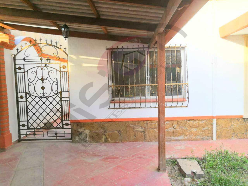 Casa en Cala Cala en Cochabamba 6 dormitorios 2 baños 2 parqueos Foto 14